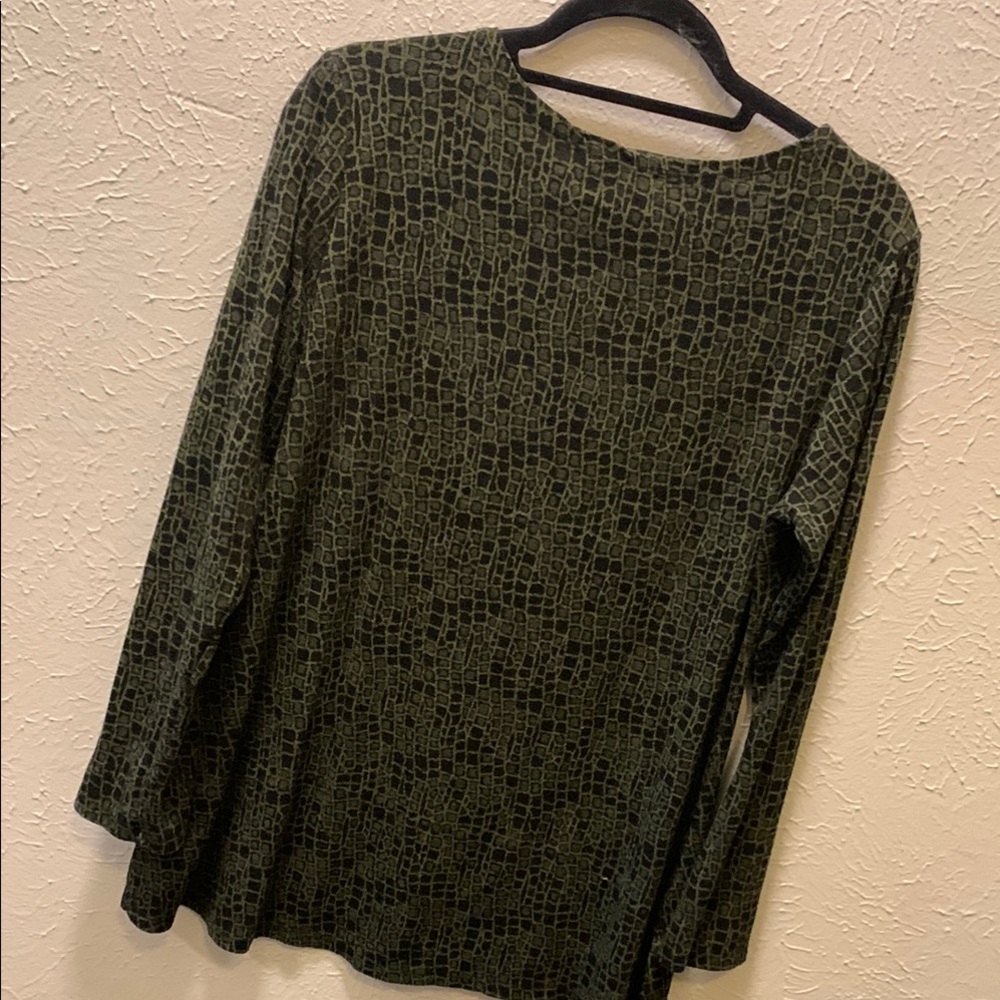 Green Patterned Women's Top - Picture 2 of 3